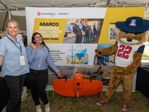 Wilbur at ASARCO booth