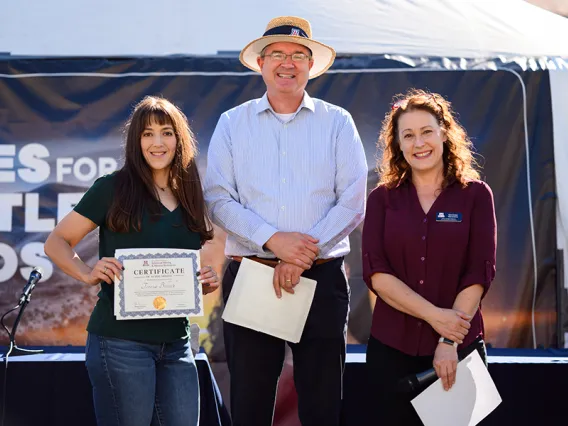 Mining student Teresa Billick accepting scholarship at UArizona