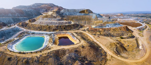 Mine site with water collection ponds