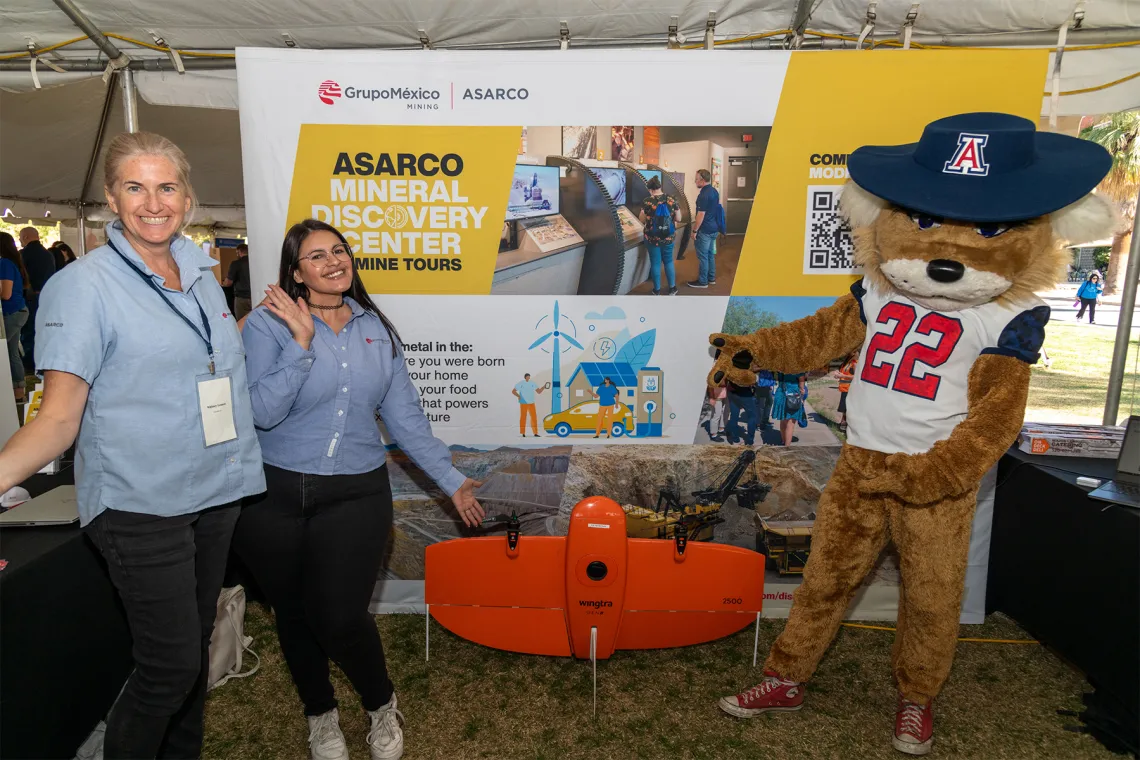 Wilbur at ASARCO booth