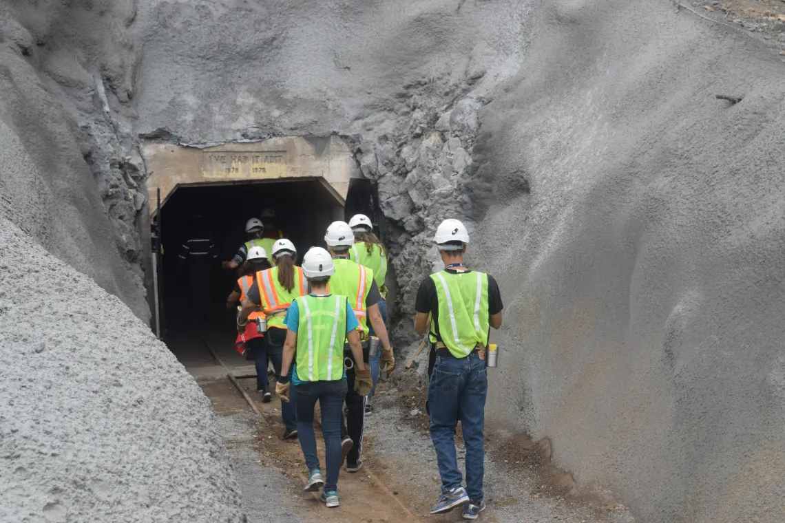 Students entering the SX mine