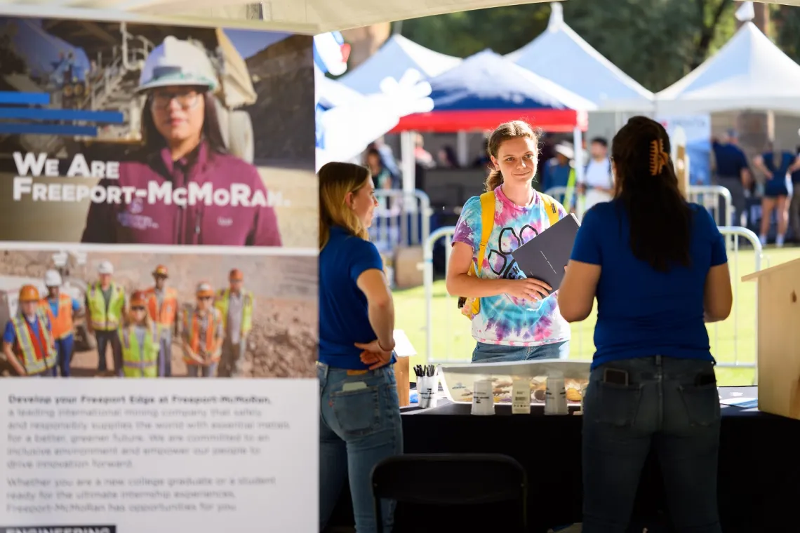 student at UA mining career fair